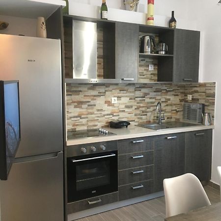 Modern & Comfortable House In The City Center Ermoupoli Exteriör bild
